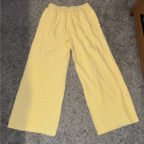 Aerie Butter Yellow Set (Shirt & Wide Leg Trouser) - Picture 13 of 16
